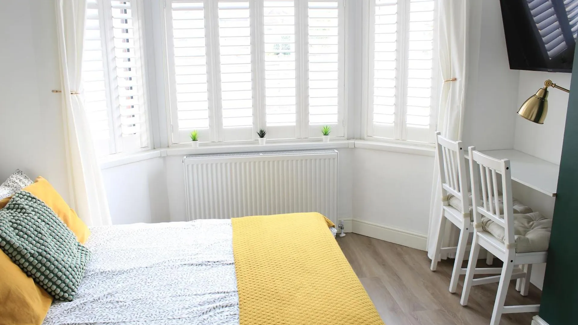 Homestay Private Toilet, 15 Min To Central London