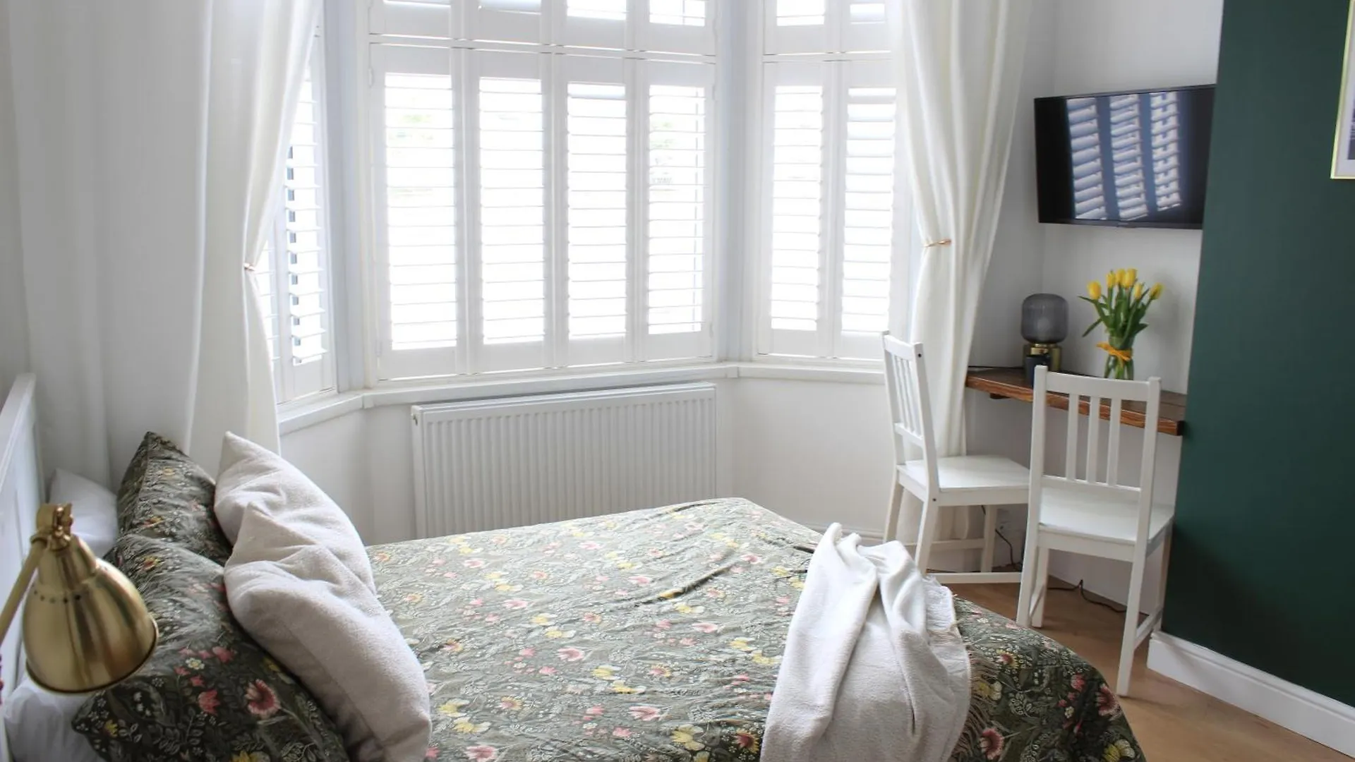 Homestay Private Toilet, 15 Min To Central London