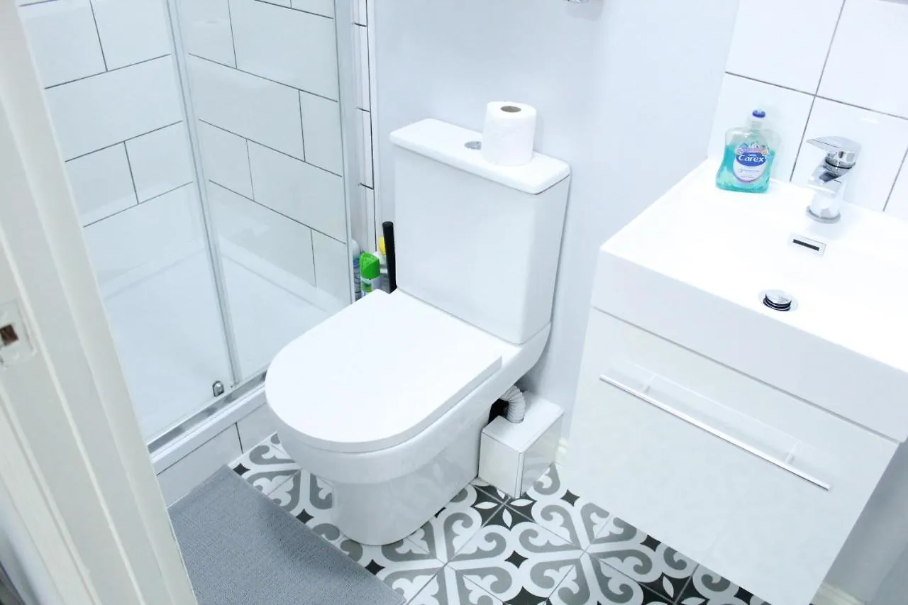 Stylish Ensuite Room 15 Mins To Central London 0*,  英国
